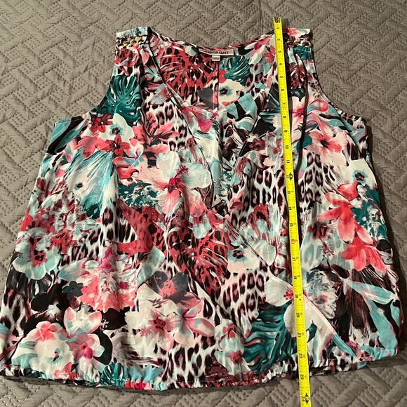 Floral & Leopard Blouson Sleeveless Top - Picture 4 of 5